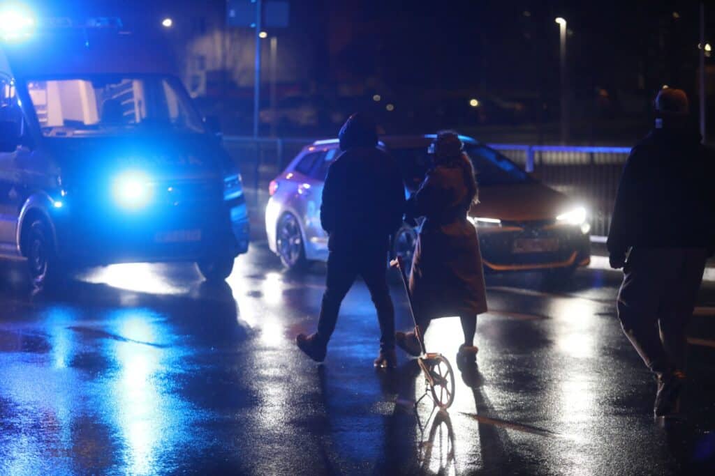 Został potrącony przez mercedesa, odbił się od pojazdu i wpadł pod koła bmw. - Śmiertelny wypadek w centrum Olsztyna. 48-latek zginął pod kołami dwóch aut