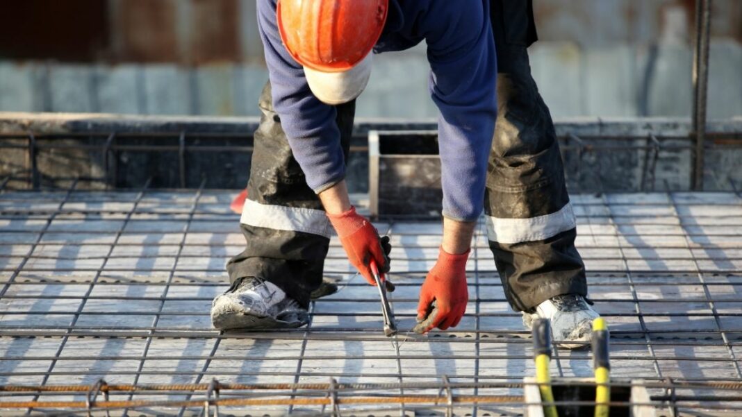 Fachowcy z Warmii i Mazur cenieni za granicą. Jakie formalności trzeba załatwić przed wyjazdem?