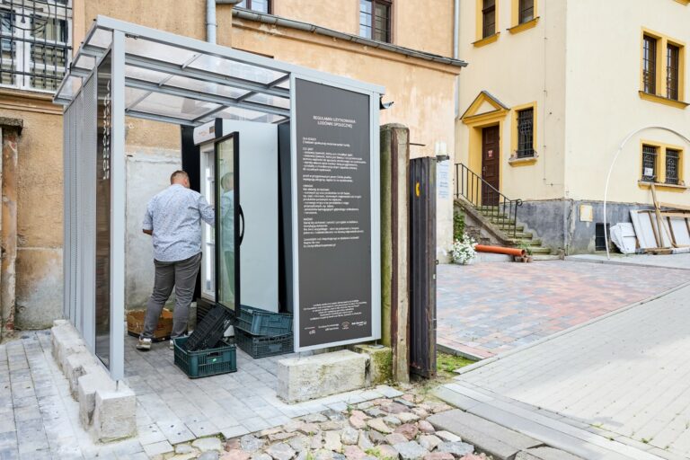 Nowa kuchnia, lod&oacute;wka społeczna i 2000 posiłk&oacute;w dla potrzebujących