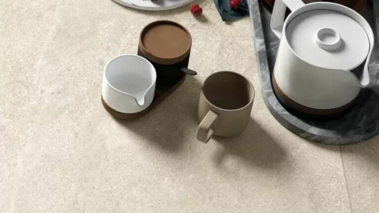 Płytki wielkoformatowe w łazience – przewodnik po najnowszych trendach 2025