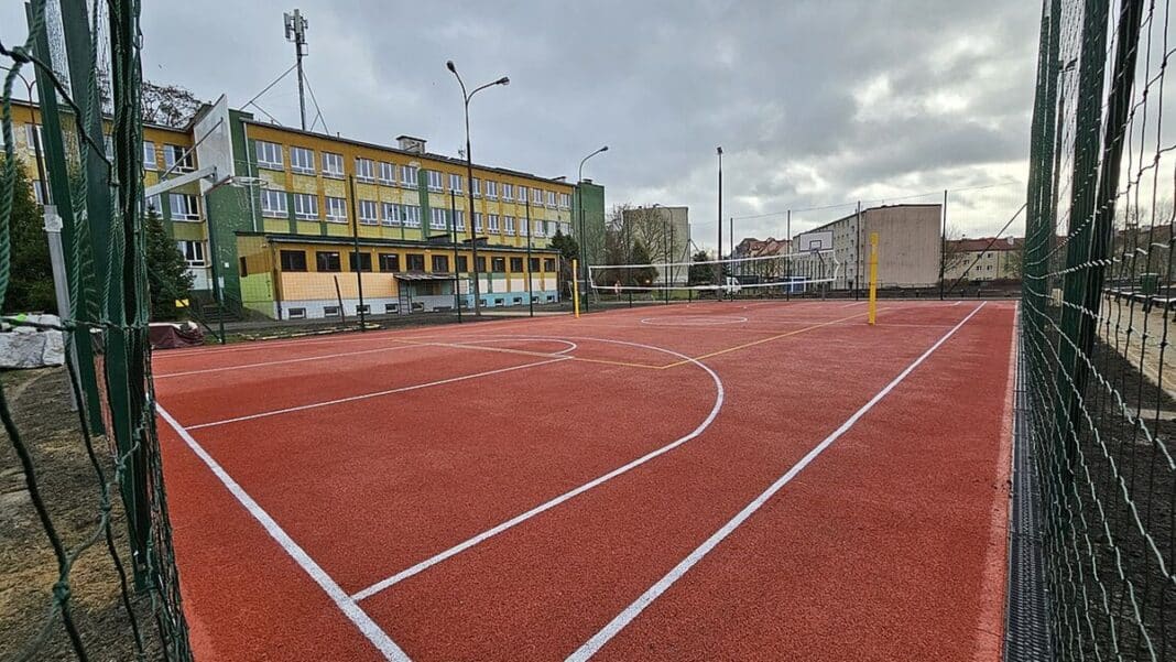 nowe boisko przy SP13 w Olsztynie