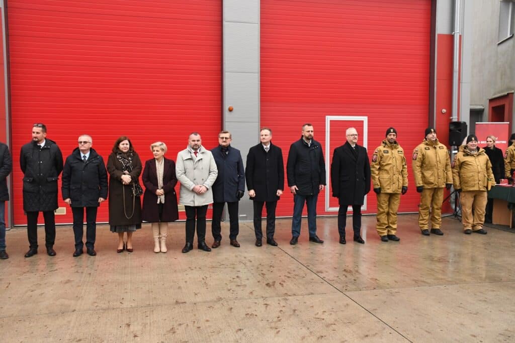 Nowe wozy już w jednostkach PSP. - 20 nowych pojazdów za 4,3 mln zł trafiło do strażaków Warmii i Mazur