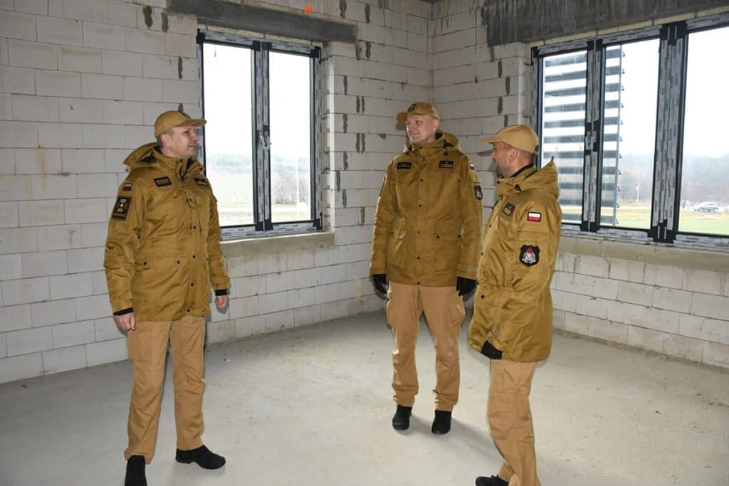 Akt erekcyjny trafił do kapsuły czasu. - Strażacy z Mazur doczekają się nowej siedziby