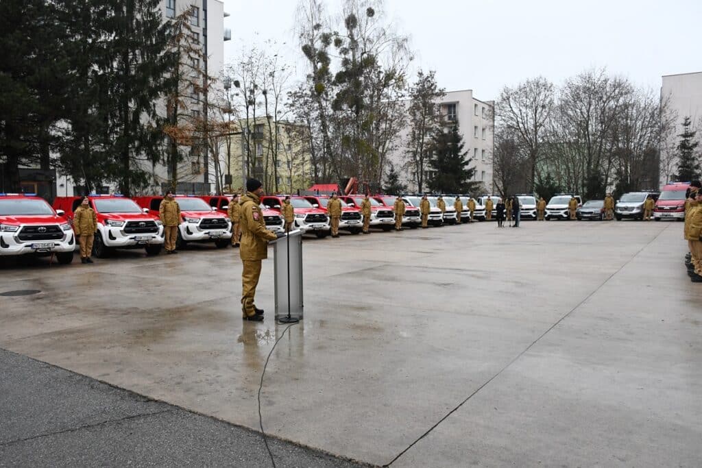 Nowe wozy już w jednostkach PSP. - 20 nowych pojazdów za 4,3 mln zł trafiło do strażaków Warmii i Mazur