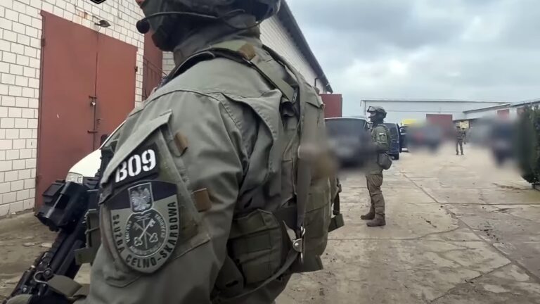 cbśp i sg pod magazynem nielegalnego tytoniu