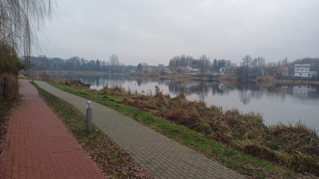 Radni odkryli skandal przy budowie mola. - Najdłuższe polskie molo z Mazur oszustwem? Prokuratura postawiła zarzuty