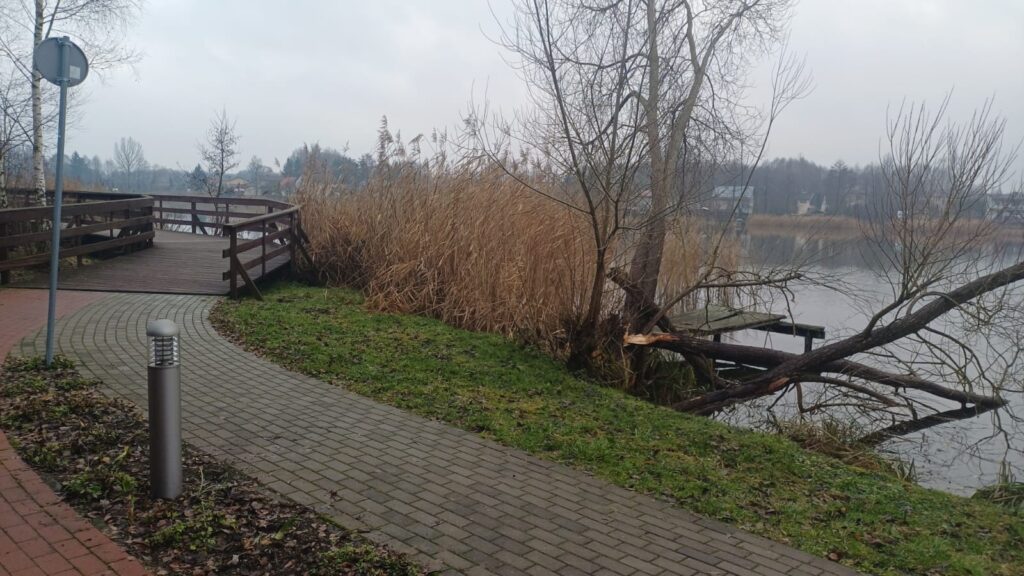 Radni odkryli skandal przy budowie mola. - Najdłuższe polskie molo z Mazur oszustwem? Prokuratura postawiła zarzuty