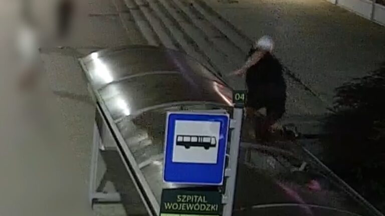 zniszczył przystanek w Olsztynie