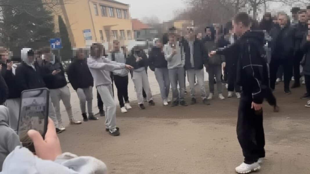 bojka ucnziow w ostrodzie