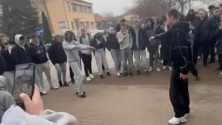 bojka ucnziow w ostrodzie