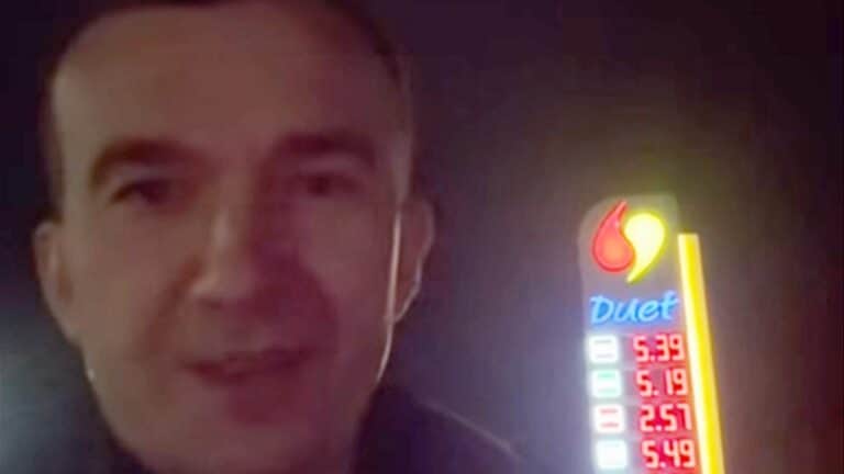 szauer na stacji paliw