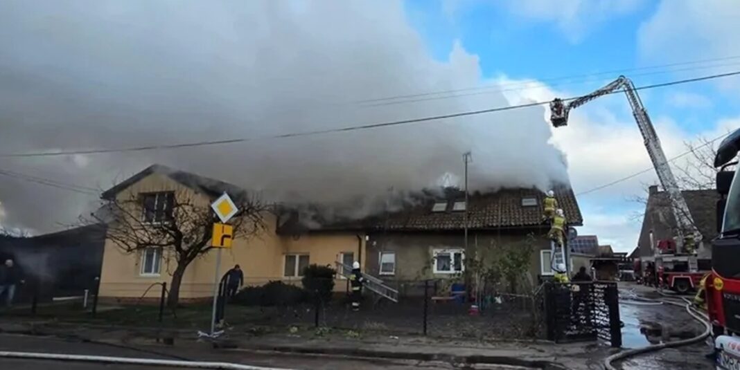 Pogorzelcy czekają na pomoc. Trwa śledztwo w sprawie pożaru w Brejdynach