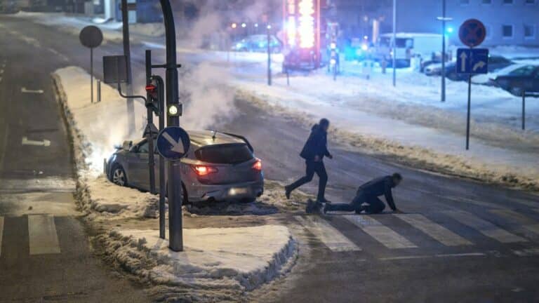 uderzenie w słup i ucieczka