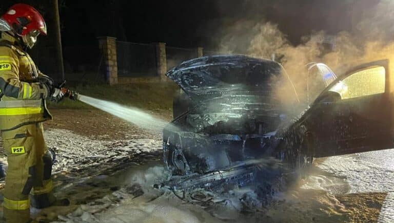 pożar samochodu pogrzebowego w Olsztynie