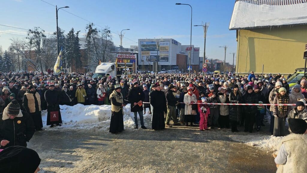 Mieszkańcy i Trzej Królowie oddali pokłon Jezusowi. - Olsztyn świętował Objawienie Pańskie z Trzema Królami. Tłumy na ulicach