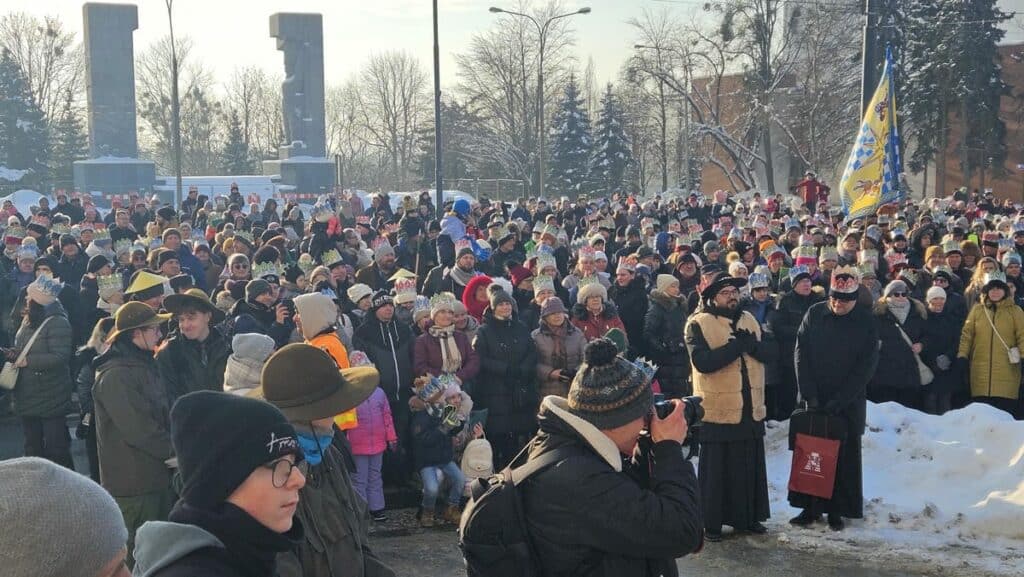 Mieszkańcy i Trzej Królowie oddali pokłon Jezusowi. - Olsztyn świętował Objawienie Pańskie z Trzema Królami. Tłumy na ulicach