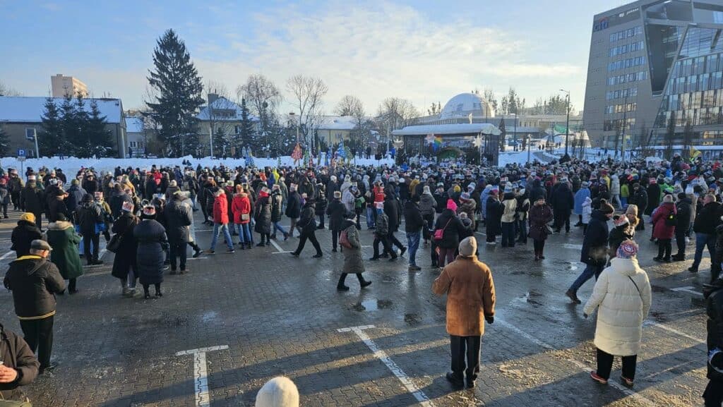 Mieszkańcy i Trzej Królowie oddali pokłon Jezusowi. - Olsztyn świętował Objawienie Pańskie z Trzema Królami. Tłumy na ulicach