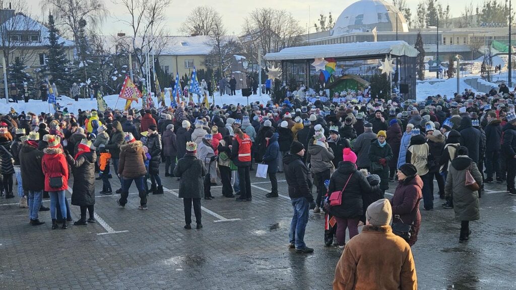 Mieszkańcy i Trzej Królowie oddali pokłon Jezusowi. - Olsztyn świętował Objawienie Pańskie z Trzema Królami. Tłumy na ulicach