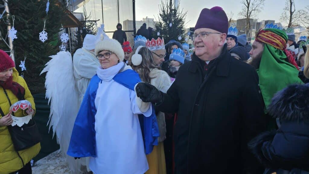 Mieszkańcy i Trzej Królowie oddali pokłon Jezusowi. - Olsztyn świętował Objawienie Pańskie z Trzema Królami. Tłumy na ulicach