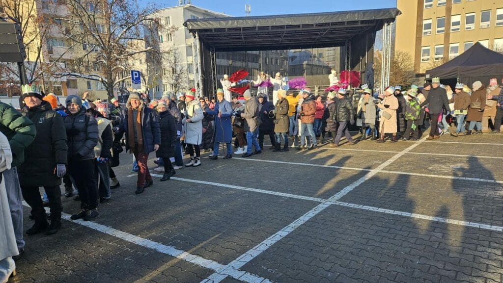 Mieszkańcy i Trzej Królowie oddali pokłon Jezusowi. - Olsztyn świętował Objawienie Pańskie z Trzema Królami. Tłumy na ulicach