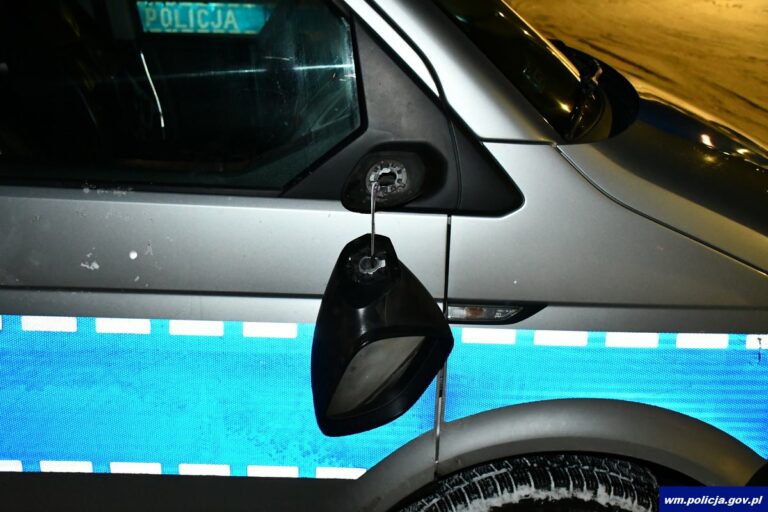 26-latek zniszył radiow&oacute;z