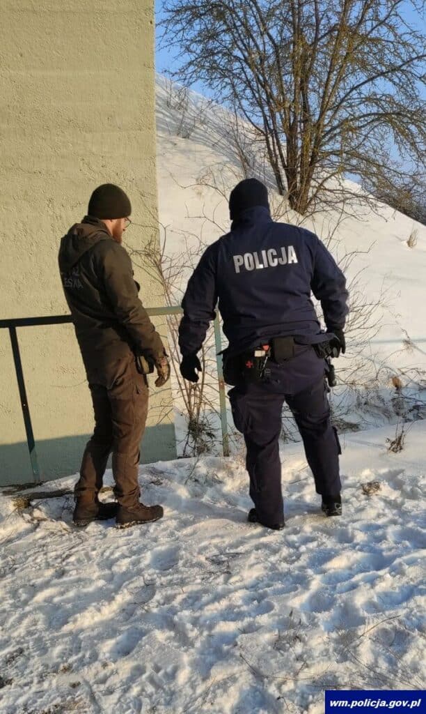 Jego wersja wydarzeń rozsypała się po kilku minutach. - Zuchwały 37-latek piłował barierki ochronne i pakował je do Passata