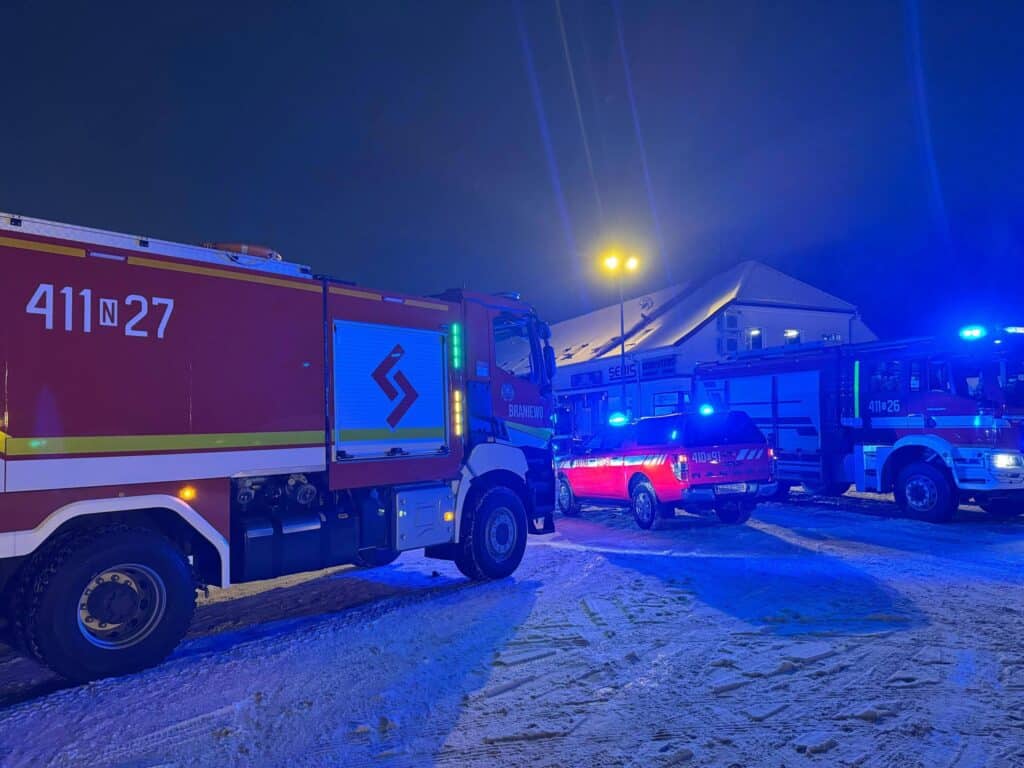 Zobaczcie, do czego doprowadziły fajerwerki w noc sylwestrową. - Feralny pokaz sztucznych ogni. Budynek sklepu stanął w ogniu