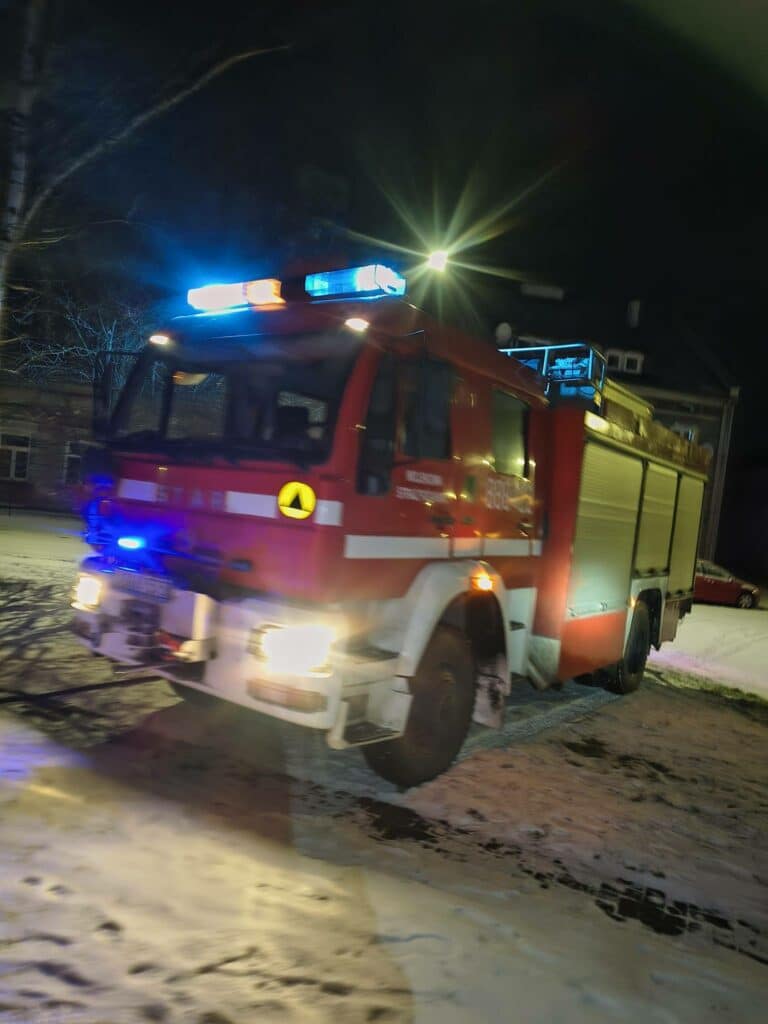 Śledczy sprawdzają, czy działanie było umyślne i nie wykluczają kolejnych zatrzymań. - Ogień pojawiał się jeden po drugim. Czy to działanie seryjnego podpalacza?