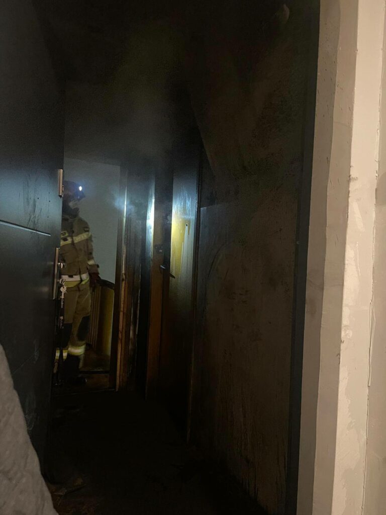 Śledczy sprawdzają, czy działanie było umyślne i nie wykluczają kolejnych zatrzymań. - Ogień pojawiał się jeden po drugim. Czy to działanie seryjnego podpalacza?