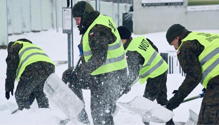 Terytorialsi odśnieżają
