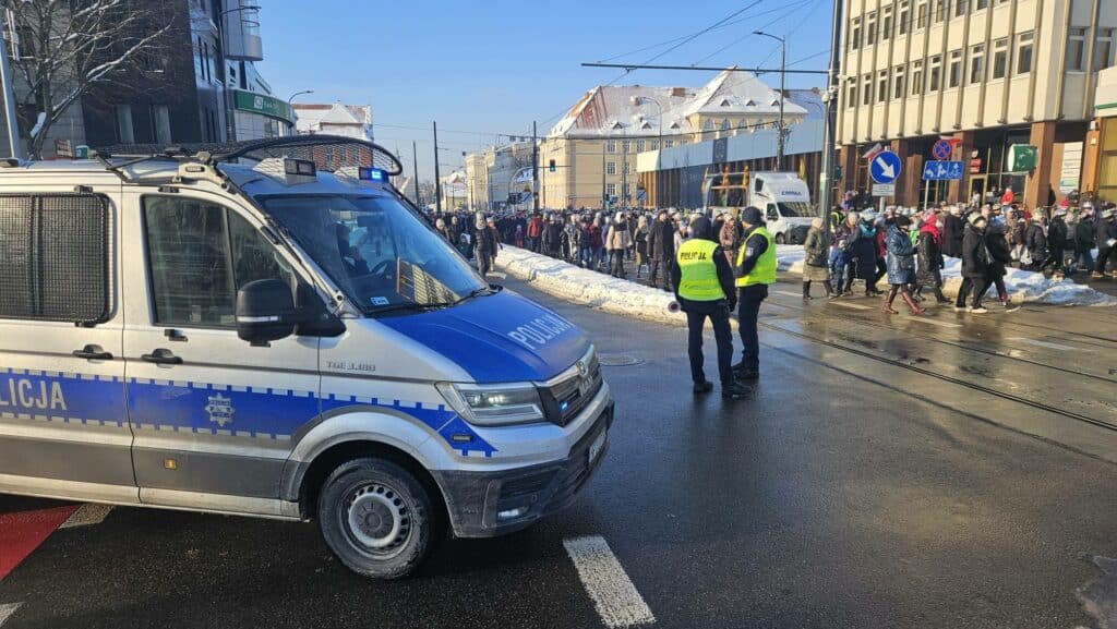 Mieszkańcy i Trzej Królowie oddali pokłon Jezusowi. - Olsztyn świętował Objawienie Pańskie z Trzema Królami. Tłumy na ulicach