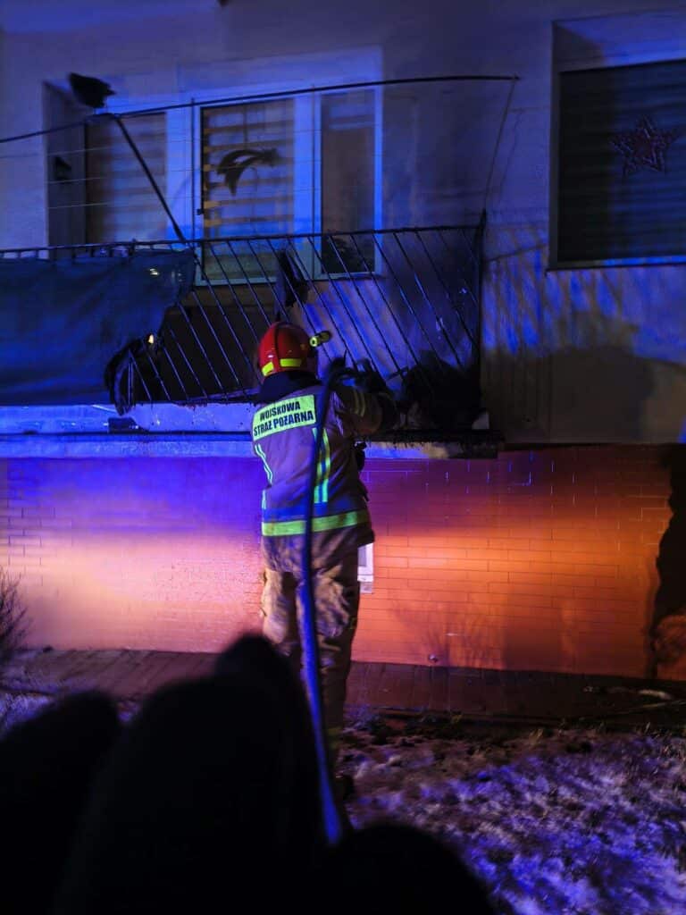 Śledczy sprawdzają, czy działanie było umyślne i nie wykluczają kolejnych zatrzymań. - Ogień pojawiał się jeden po drugim. Czy to działanie seryjnego podpalacza?
