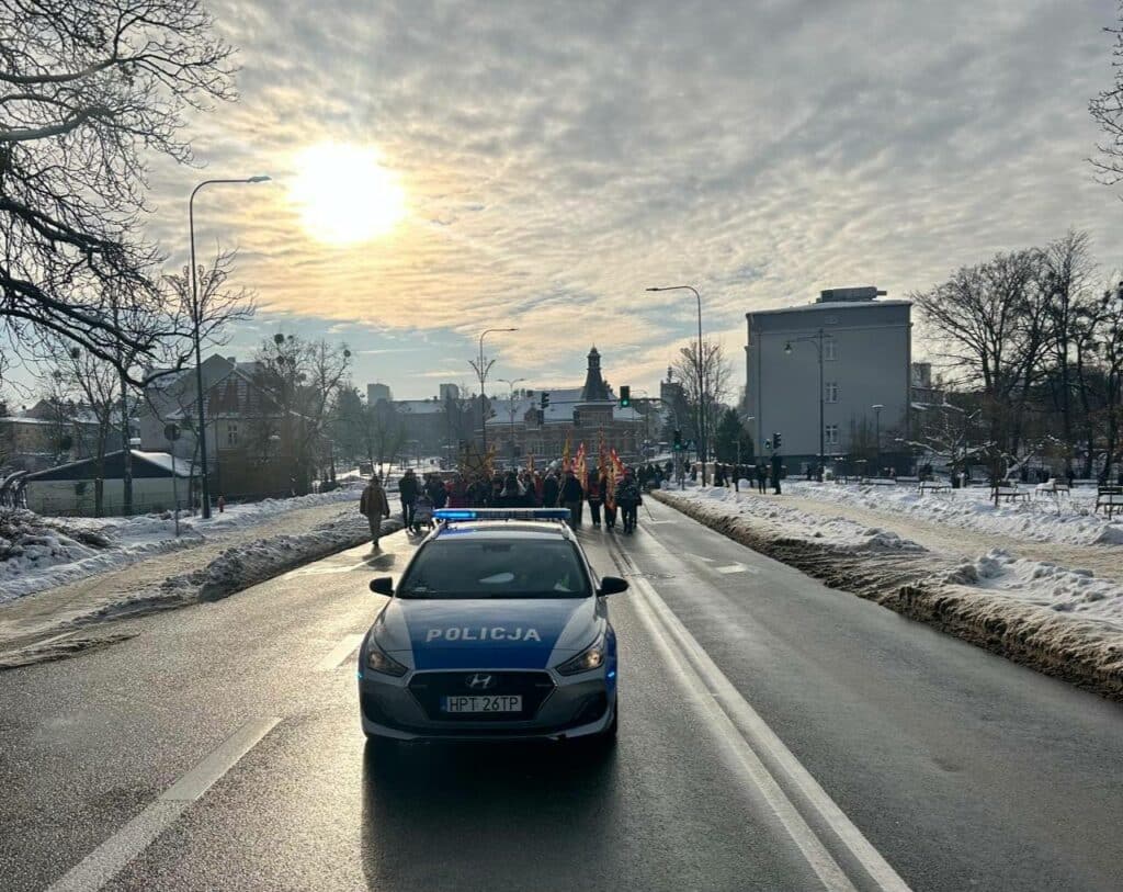 Mieszkańcy i Trzej Królowie oddali pokłon Jezusowi. - Olsztyn świętował Objawienie Pańskie z Trzema Królami. Tłumy na ulicach