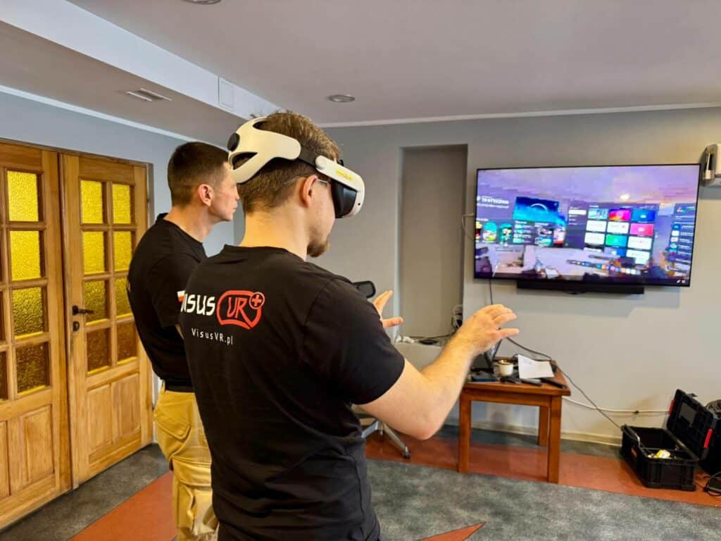 Zakładają gogle, wchodzą do wirtualnego świata i ćwiczą scenariusze, które w realu mogą decydować o ludzkim życiu. - To nie science fiction. Strażacy szkolą się w wirtualnej rzeczywistości