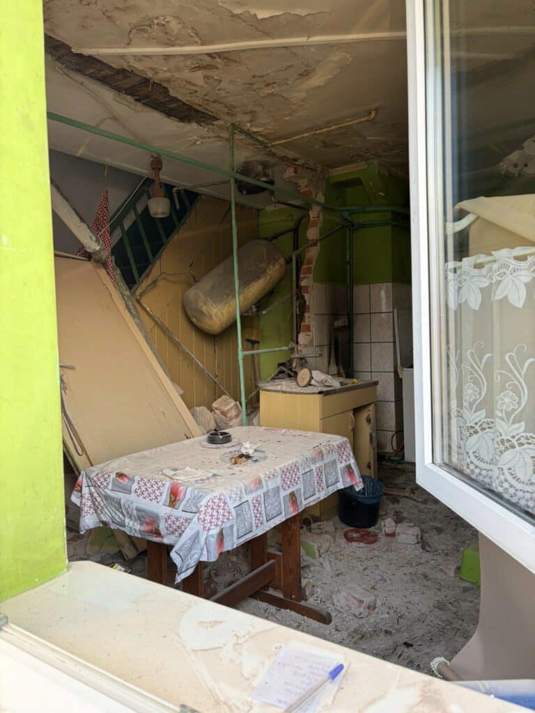 Smutne doniesienia z miejscowości pod Olsztynem. - Wybuch gazu pod Olsztynem. Na miejscu 10 zastępów straży pożarnej