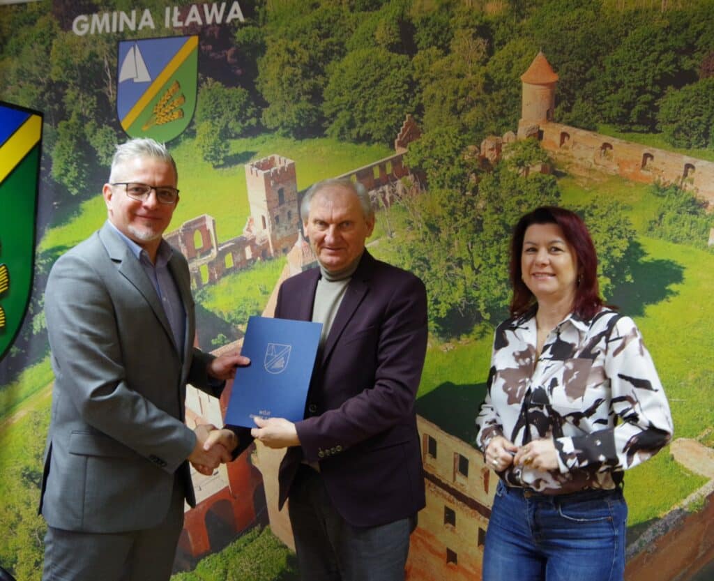 podpisanie umowy na autobusy