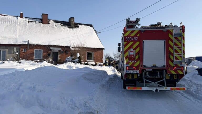 wybuch gazu, straż pożarana interweniuje