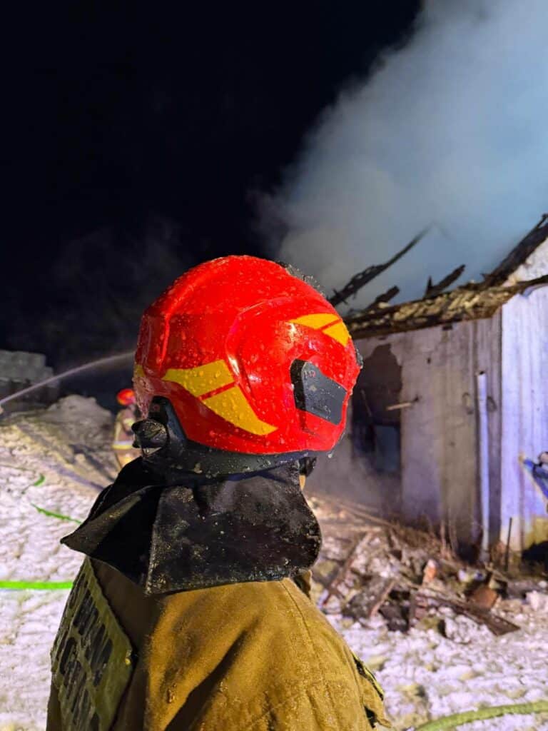 Zostały tylko zgliszcza i zapach spalenizny. - Ogień i kłęby dymu nad wsią. Płomienie strawiły cały budynek
