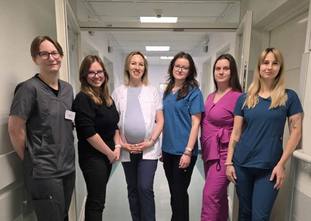 Lata wyrzeczeń i stalowe nerwy. Poznajcie kobiety, które operują pacjentów w Olsztynie. - Koniec mitu „męskiego zawodu”? Zobacz, kto dziś rządzi na blokach operacyjnych w Olsztynie