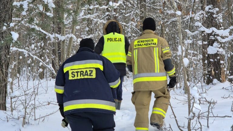 poszukiwania zaginionego przez straż i policję