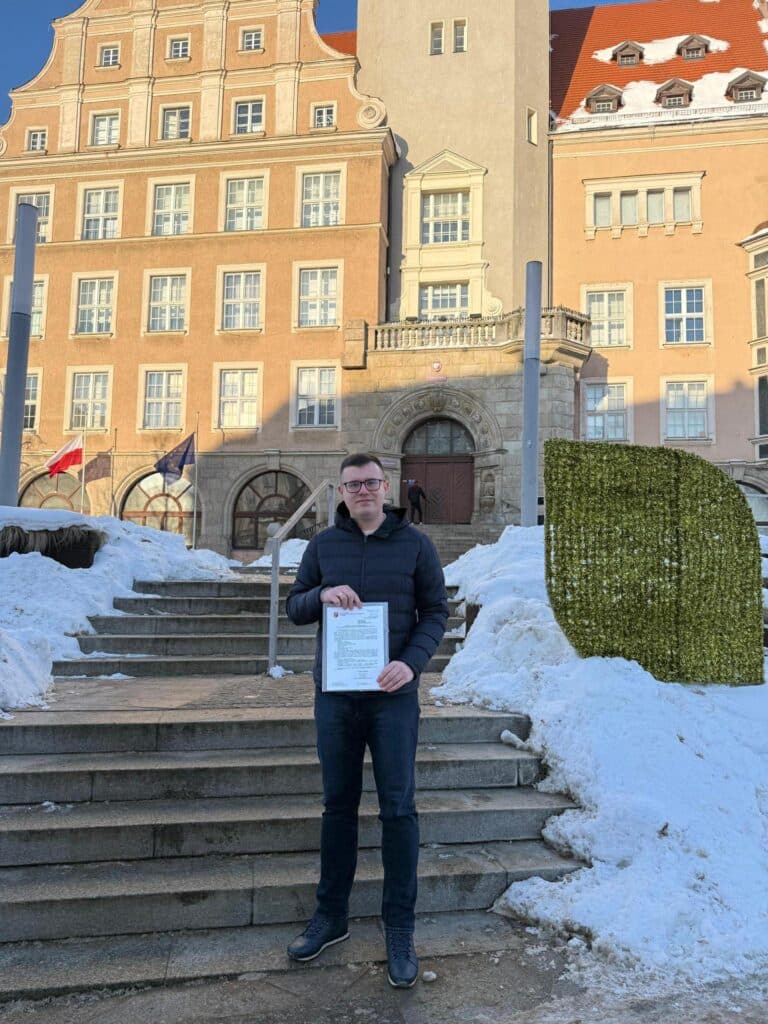 Robert Szewczyk nie wie, jak wygląda odśnieżanie? Ratusz rozkłada ręce, prezydent milczy. - Prezydent nie wie, jak odśnieżane są ulice Olsztyna? Radny ujawnia kompromitujące pismo