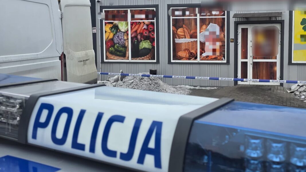 napad na sklep. na miejscu policja