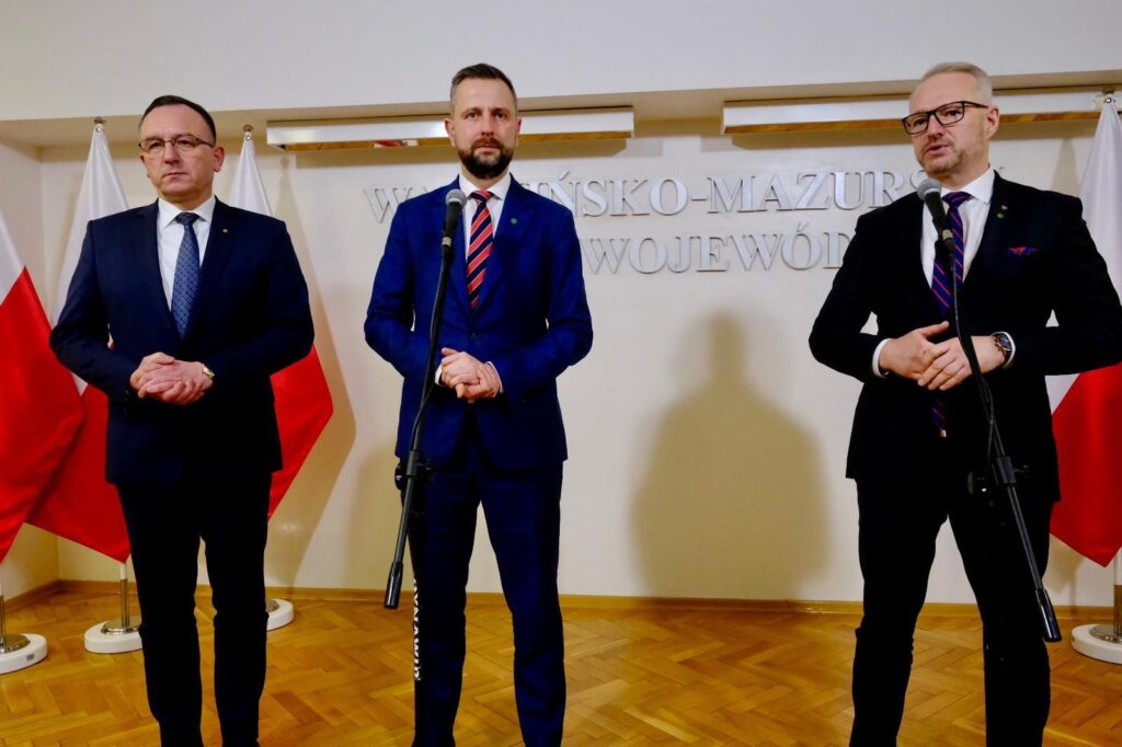 Kosiniak-Kamysz przyjechał i dostał szachy. To nie był przypadkowy gest podczas wizyty w Olsztynie. - Warmia i Mazury jako strategiczna brama NATO. Kluczowe deklaracje podczas wizyty ministra obrony