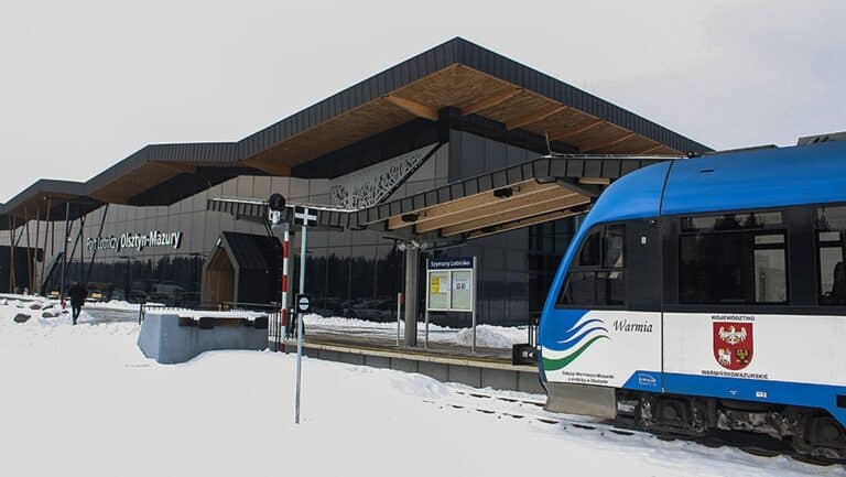 lotnisko szymany zimą