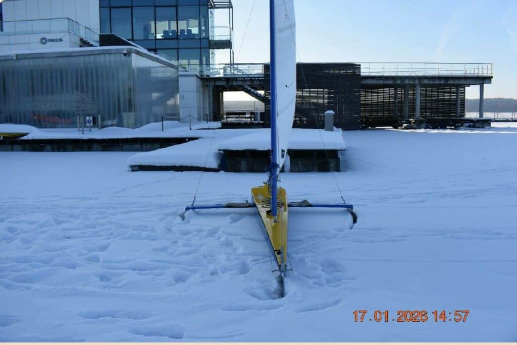 Dwie osoby w szpitalu. - Potrącenie pieszych na zamarzniętym jeziorze Ukiel