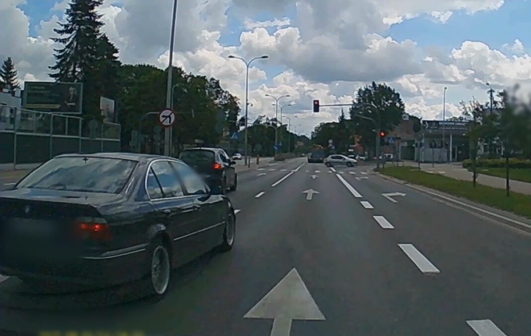 przejazd na czerwonym świetle