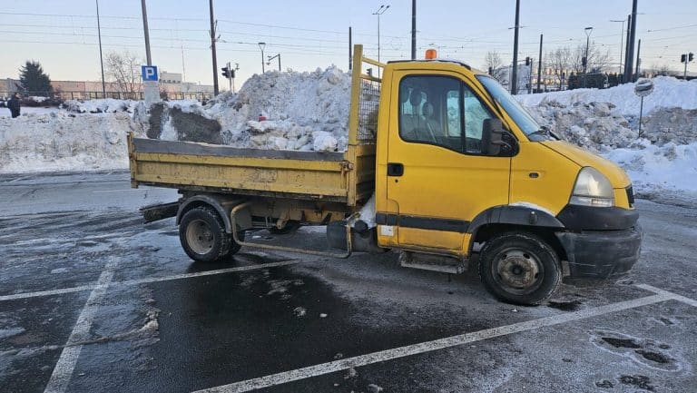 wyw&oacute;z śniegu