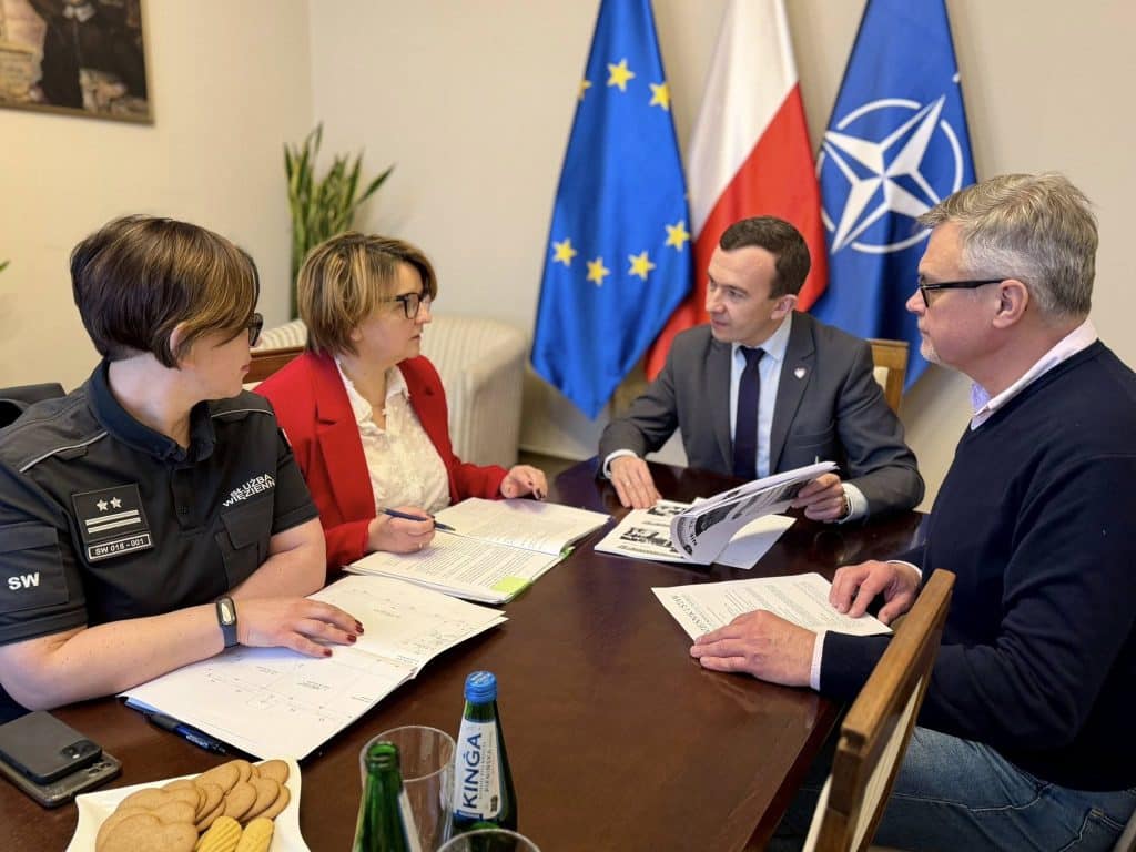 Spotkanie przedstawicieli służb więziennych i organizacji zajmujących się zwierzętami w Olsztynie.