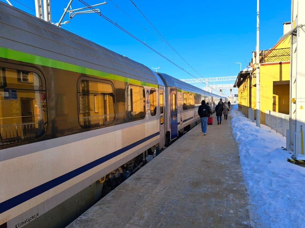 Poważna katastrowa wisiała w powietrzu. - Po groźnym zdarzeniu ruch pociągów na mazurskiej linii został przywrócony. Limit 40 km/h