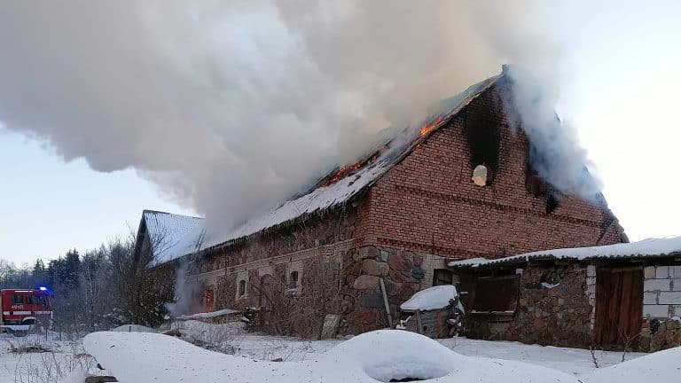 pożar budynku gospodarczego
